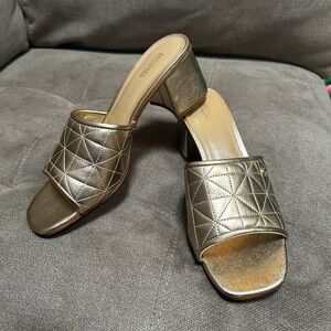 Michael Kors Gold Quilted Women's block heels Slide Sandals Sz 8.5